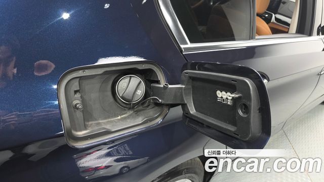 BMW 5-Series 2020 — photo 36