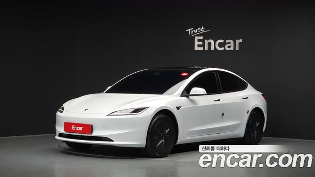 Tesla Model 3 2026 — photo 1
