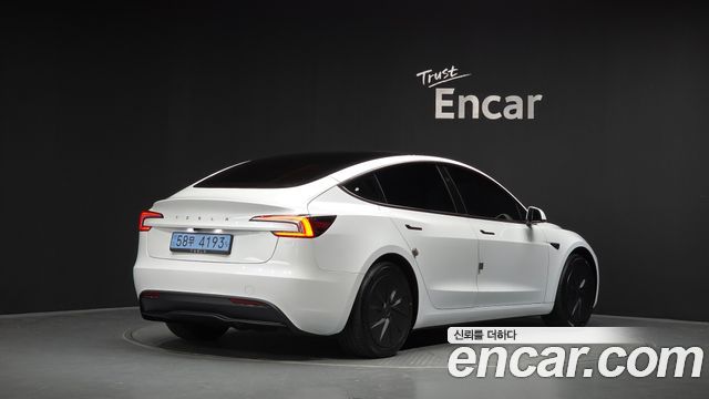 Tesla Model 3 2026 — photo 2