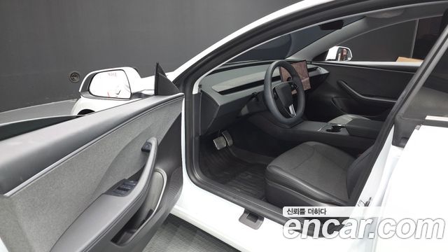 Tesla Model 3 2026 — photo 13