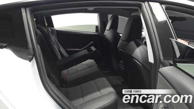 Tesla Model 3 2026 — photo 17
