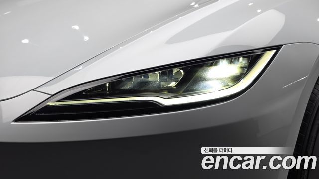 Tesla Model 3 2026 — photo 8