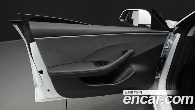 Tesla Model 3 2026 — photo 14