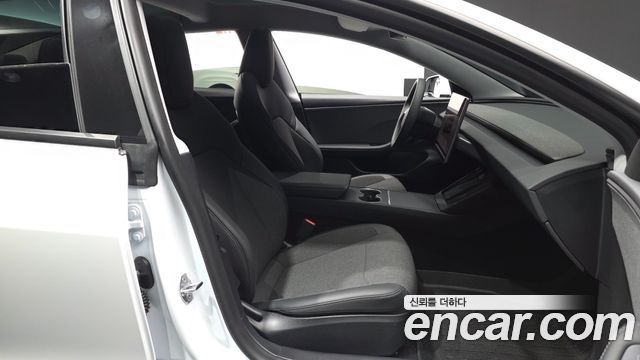 Tesla Model 3 2026 — photo 16