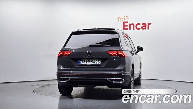 Volkswagen Tiguan 2023 — photo 4