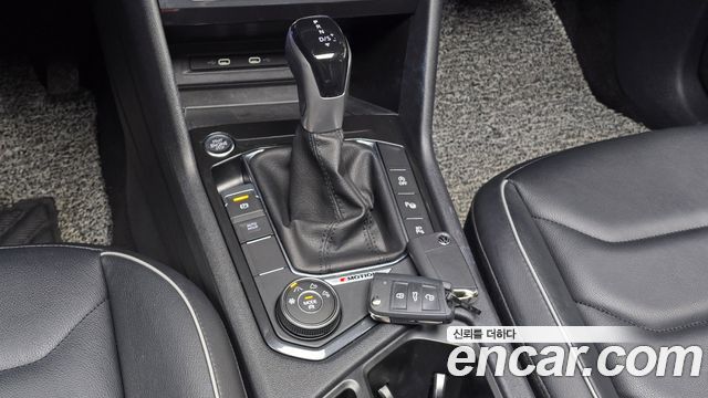 Volkswagen Tiguan 2023 — photo 12