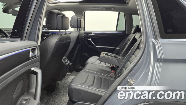 Volkswagen Tiguan 2023 — photo 17