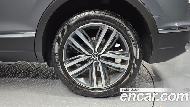 Volkswagen Tiguan 2023 — photo 7