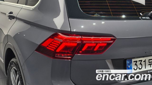 Volkswagen Tiguan 2023 — photo 9