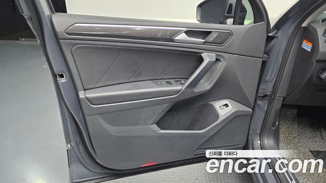 Volkswagen Tiguan 2023 — photo 14
