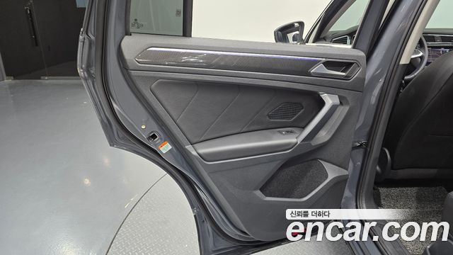 Volkswagen Tiguan 2023 — photo 15