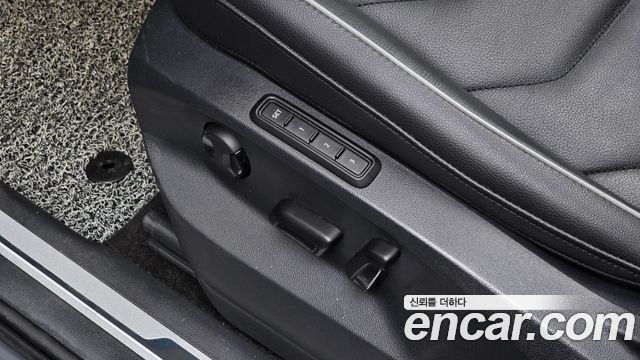 Volkswagen Tiguan 2023 — photo 27