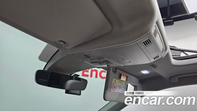 Volkswagen Tiguan 2023 — photo 29