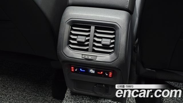 Volkswagen Tiguan 2023 — photo 30