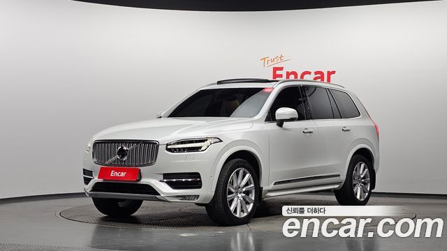 Volvo XC90 2017 — photo 1