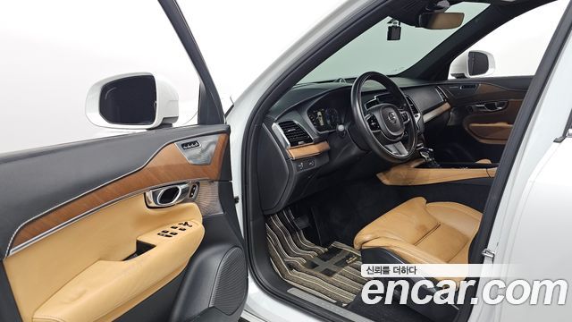 Volvo XC90 2017 — photo 10