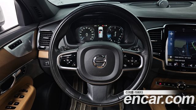 Volvo XC90 2017 — photo 13