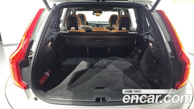 Volvo XC90 2017 — photo 18