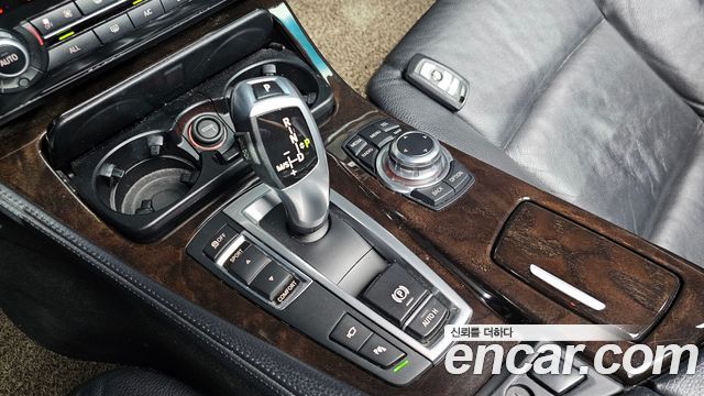 BMW 5-Series 2013 — photo 9
