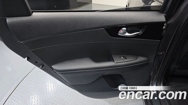 Kia K3 2023 — photo 15