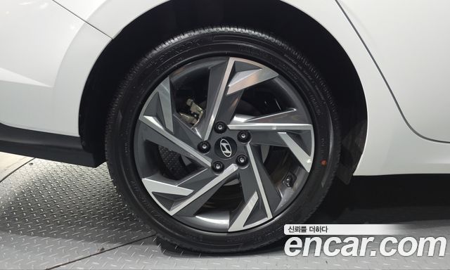 Hyundai AVANTE 2024 — photo 5