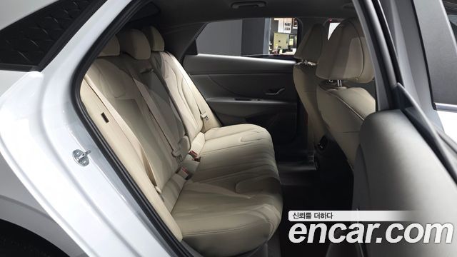 Hyundai AVANTE 2024 — photo 18