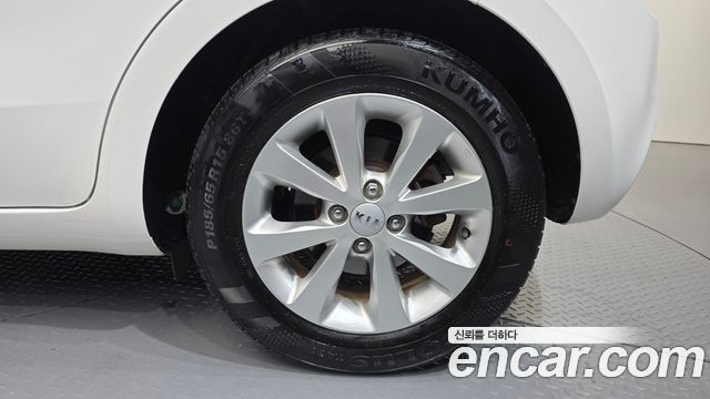 Kia pride 2014 — photo 7