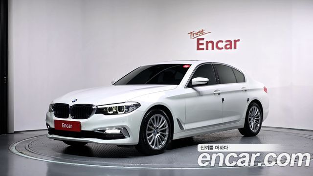 BMW 5-Series 2020 — photo 1