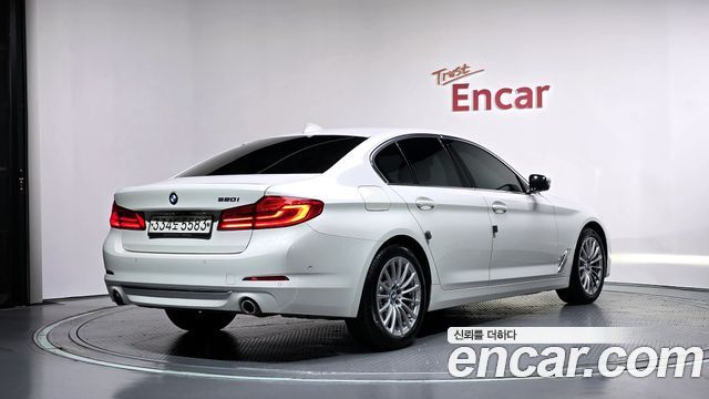BMW 5-Series 2020 — photo 2