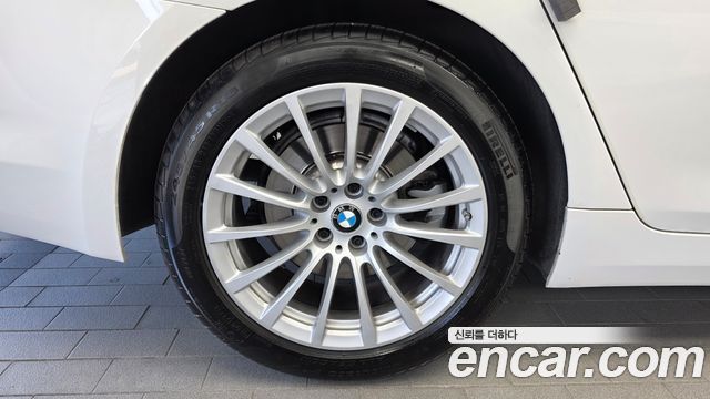 BMW 5-Series 2020 — photo 5