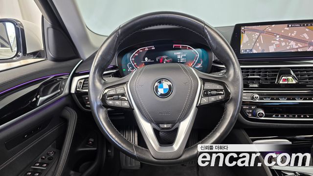 BMW 5-Series 2020 — photo 18