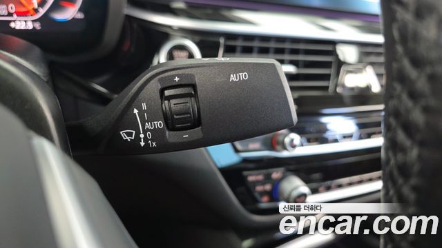 BMW 5-Series 2020 — photo 30