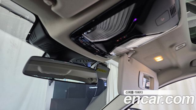 BMW 5-Series 2020 — photo 32