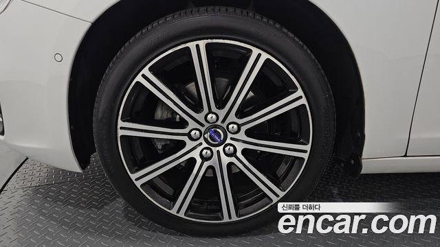 Volvo S60 2017 — photo 5