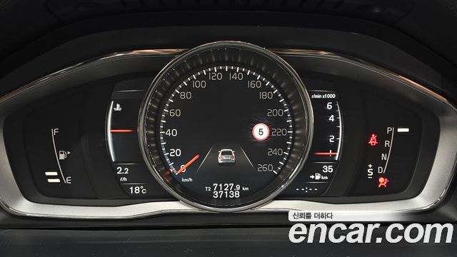 Volvo S60 2017 — photo 8