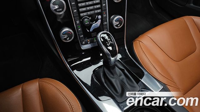 Volvo S60 2017 — photo 9