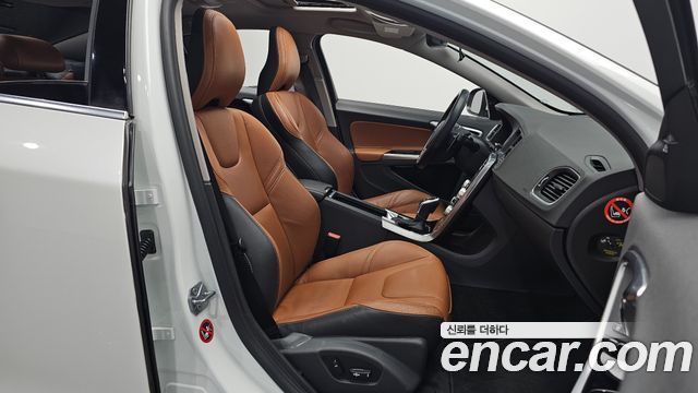 Volvo S60 2017 — photo 10