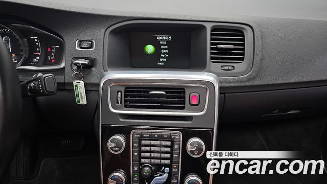 Volvo S60 2017 — photo 14
