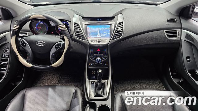 Hyundai AVANTE 2016 — photo 10
