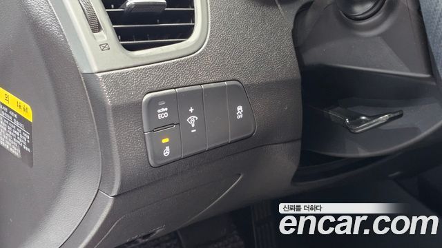 Hyundai AVANTE 2016 — photo 22
