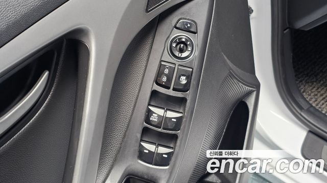 Hyundai AVANTE 2016 — photo 23