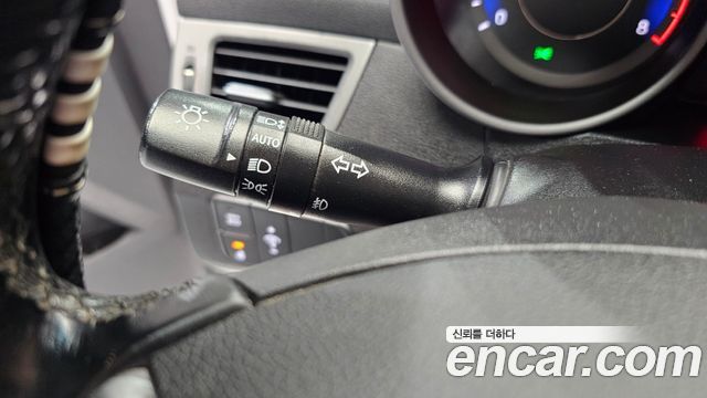 Hyundai AVANTE 2016 — photo 25