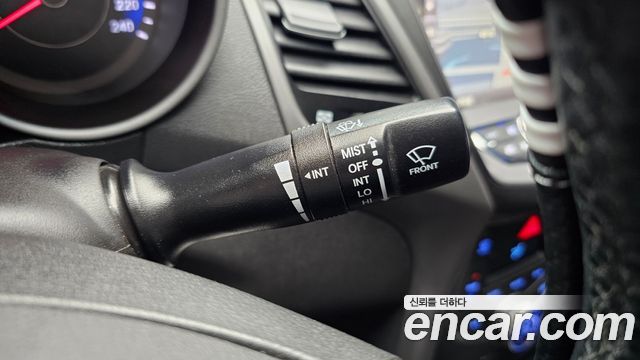 Hyundai AVANTE 2016 — photo 26