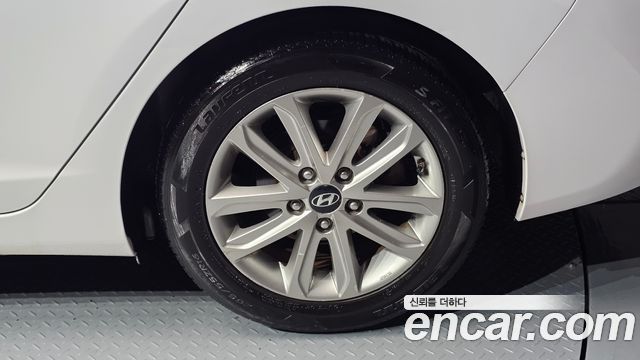Hyundai AVANTE 2016 — photo 7
