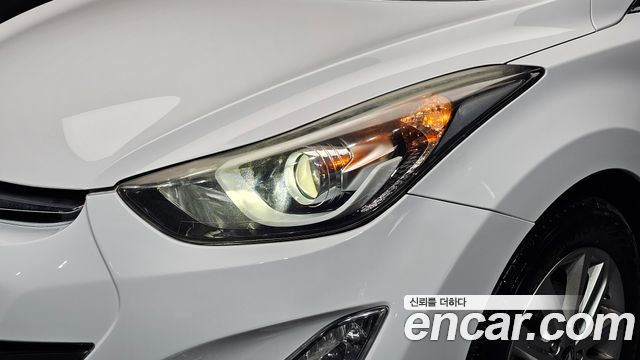 Hyundai AVANTE 2016 — photo 8