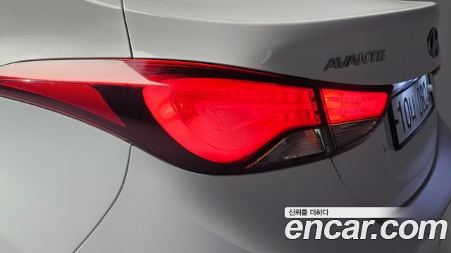 Hyundai AVANTE 2016 — photo 9