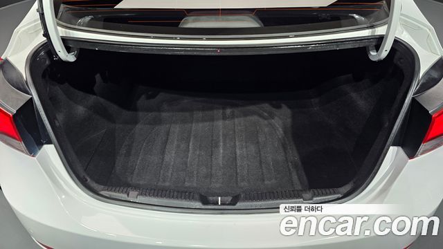 Hyundai AVANTE 2016 — photo 29