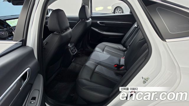 Hyundai Sonata 2022 — photo 17