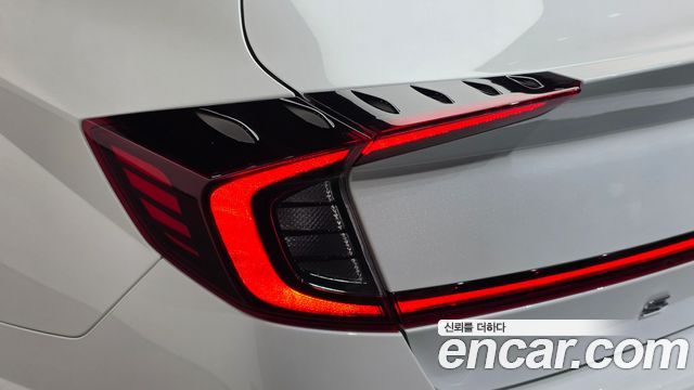 Hyundai Sonata 2022 — photo 9