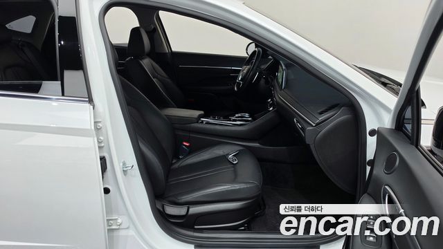 Hyundai Sonata 2022 — photo 16